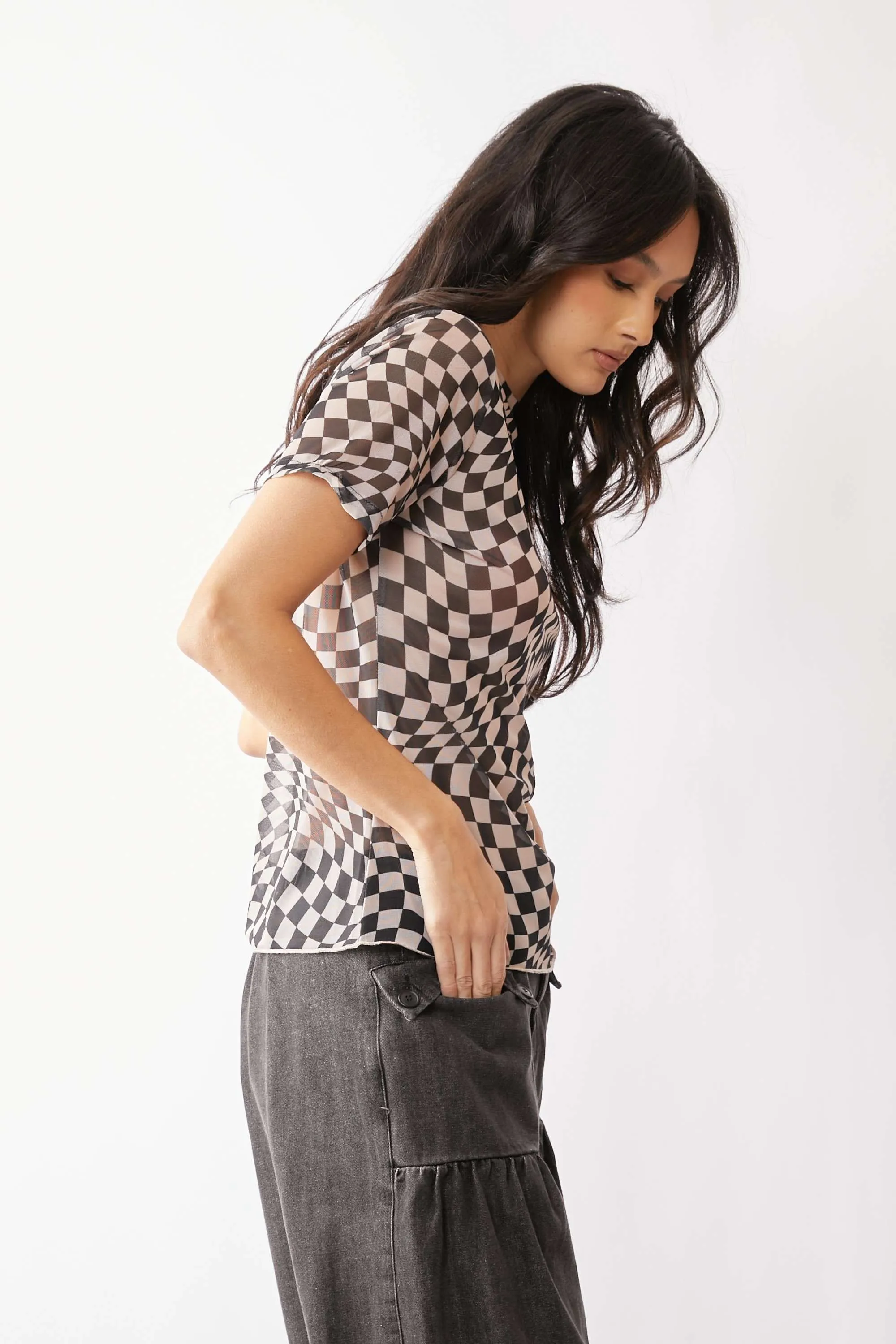 Davi & Dani Checker Board Printed Mesh Short Sleeve Top - Image 2