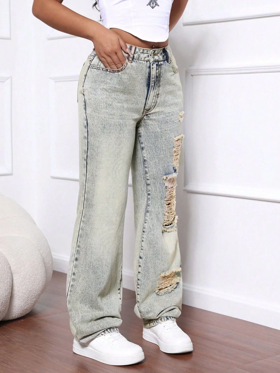 Distressed High Waist Jeans - Image 4
