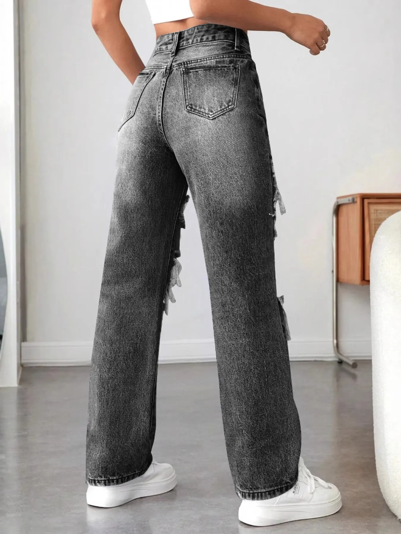 Distressed High Waisted Jeans - Image 6