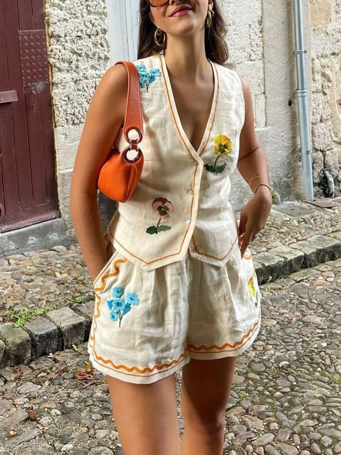Embroidered V-Neck Vest and Shorts Set - Image 4