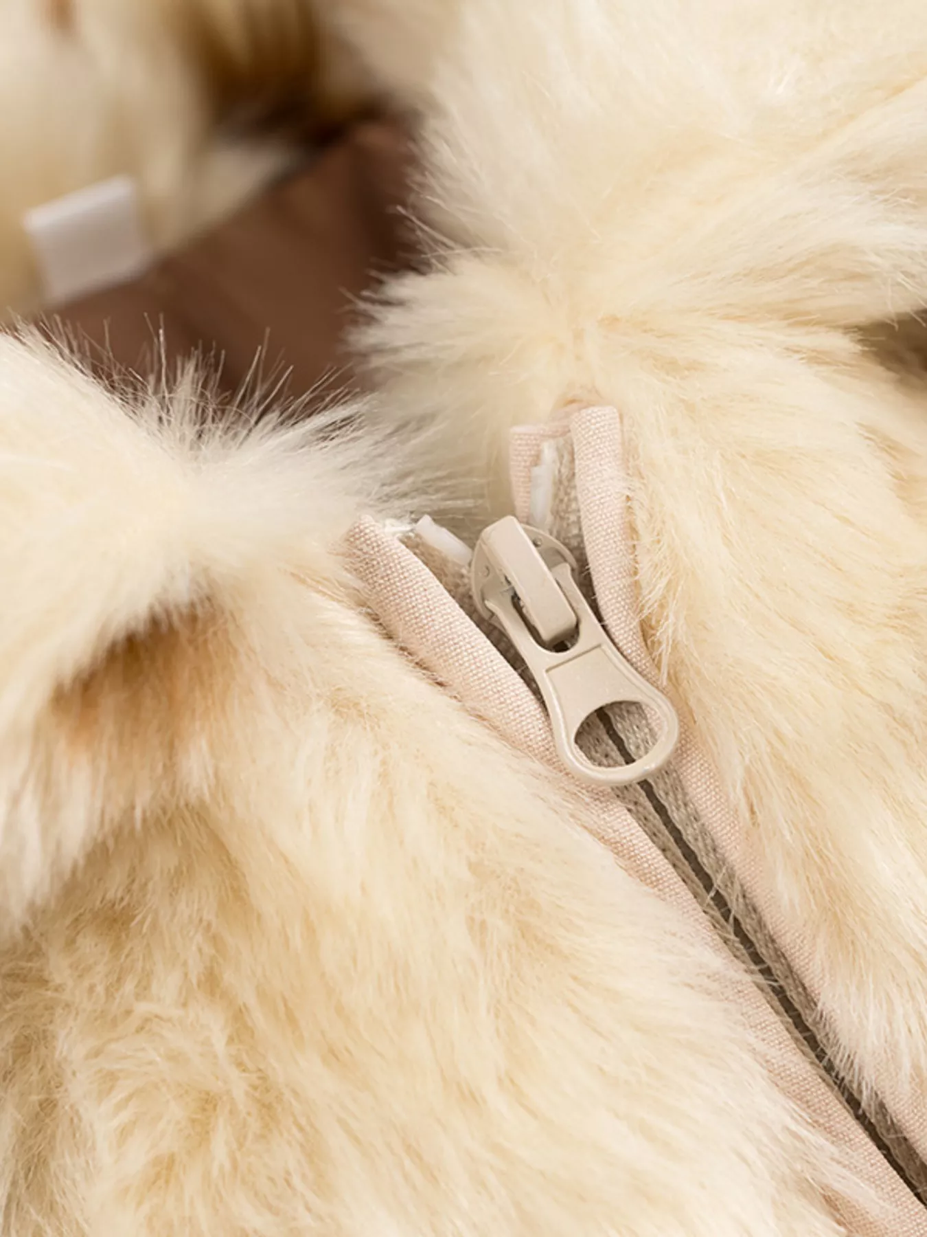Faux Fur Zip Up Cropped Outerwear - Image 11