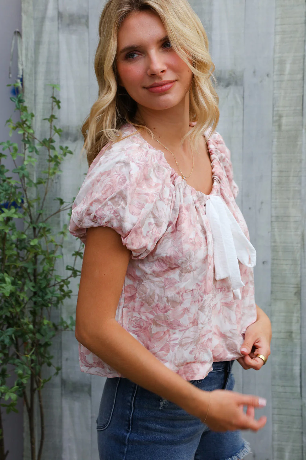 Feeling Femme' Blush Scoop Neck Floral Top w/Bow - Image 4