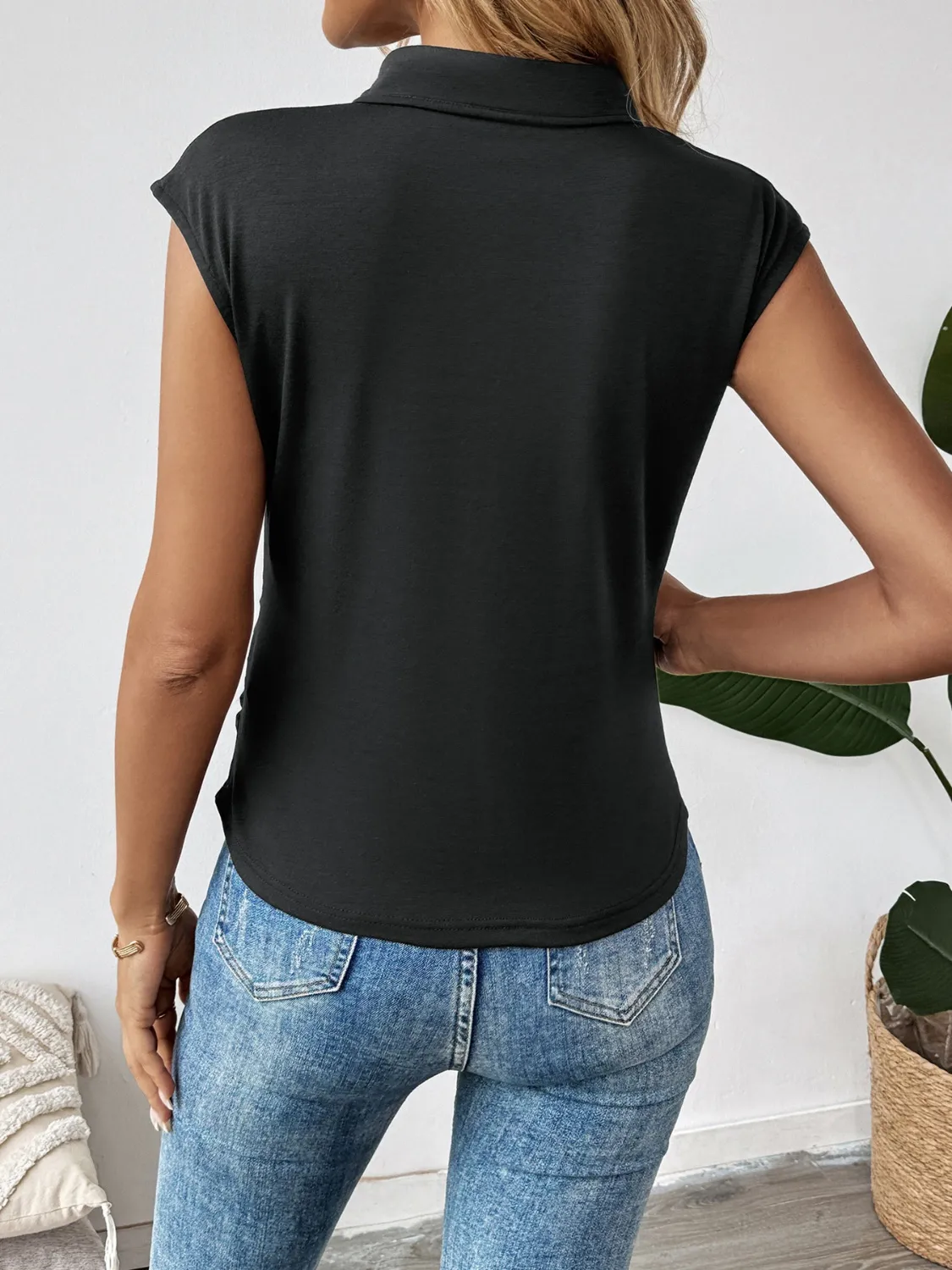 Floral Applique Keyhole Sleeveless Top - Image 6