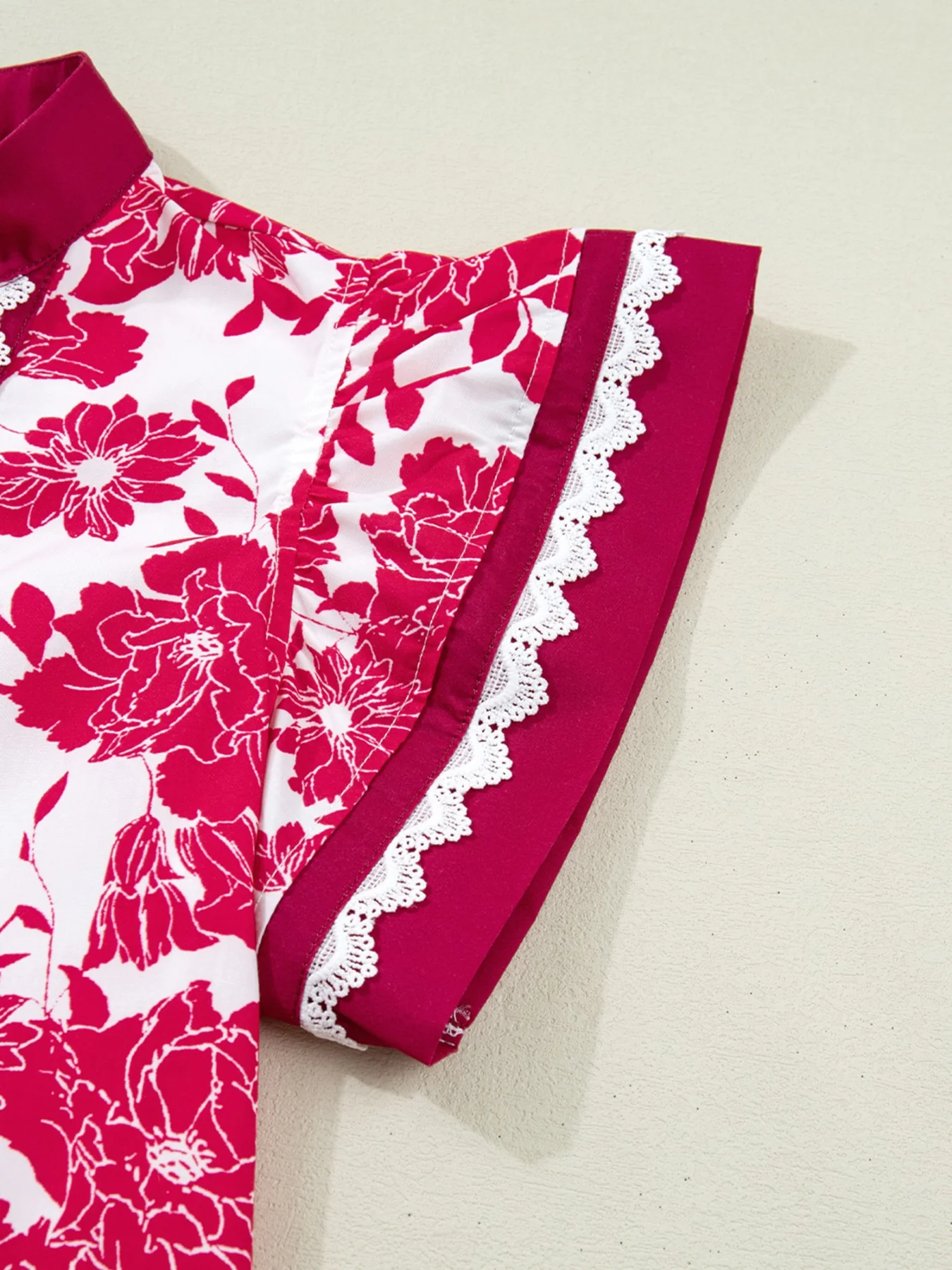 Floral Print Color Block Trim Lace Detail V Neck Flutter Sleeve Blouse - Image 9