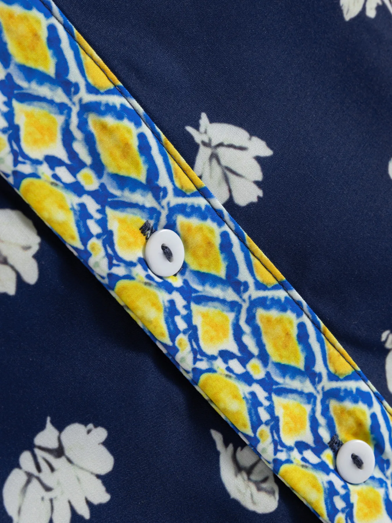 Floral Print Half Sleeve Contrast Trim Blouse - Image 7