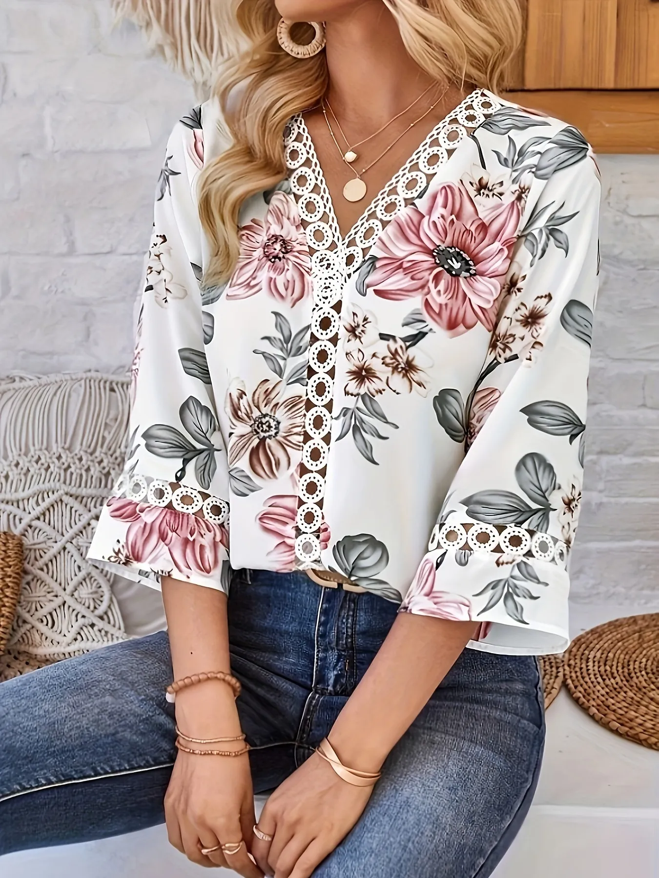 Floral Print V-Neck Blouse - Image 3