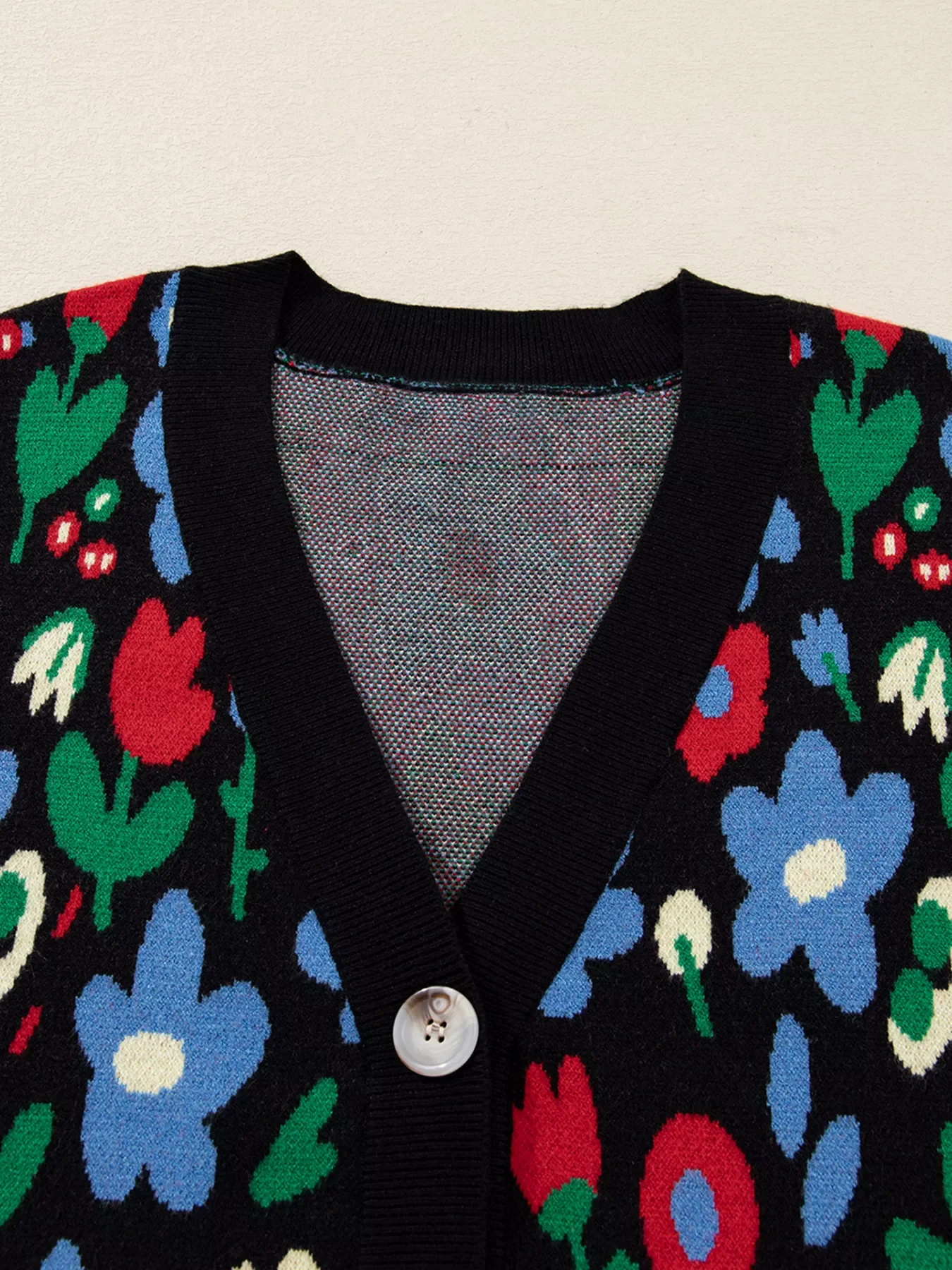 Floral Print V Neck Buttoned Cardigan - Image 6