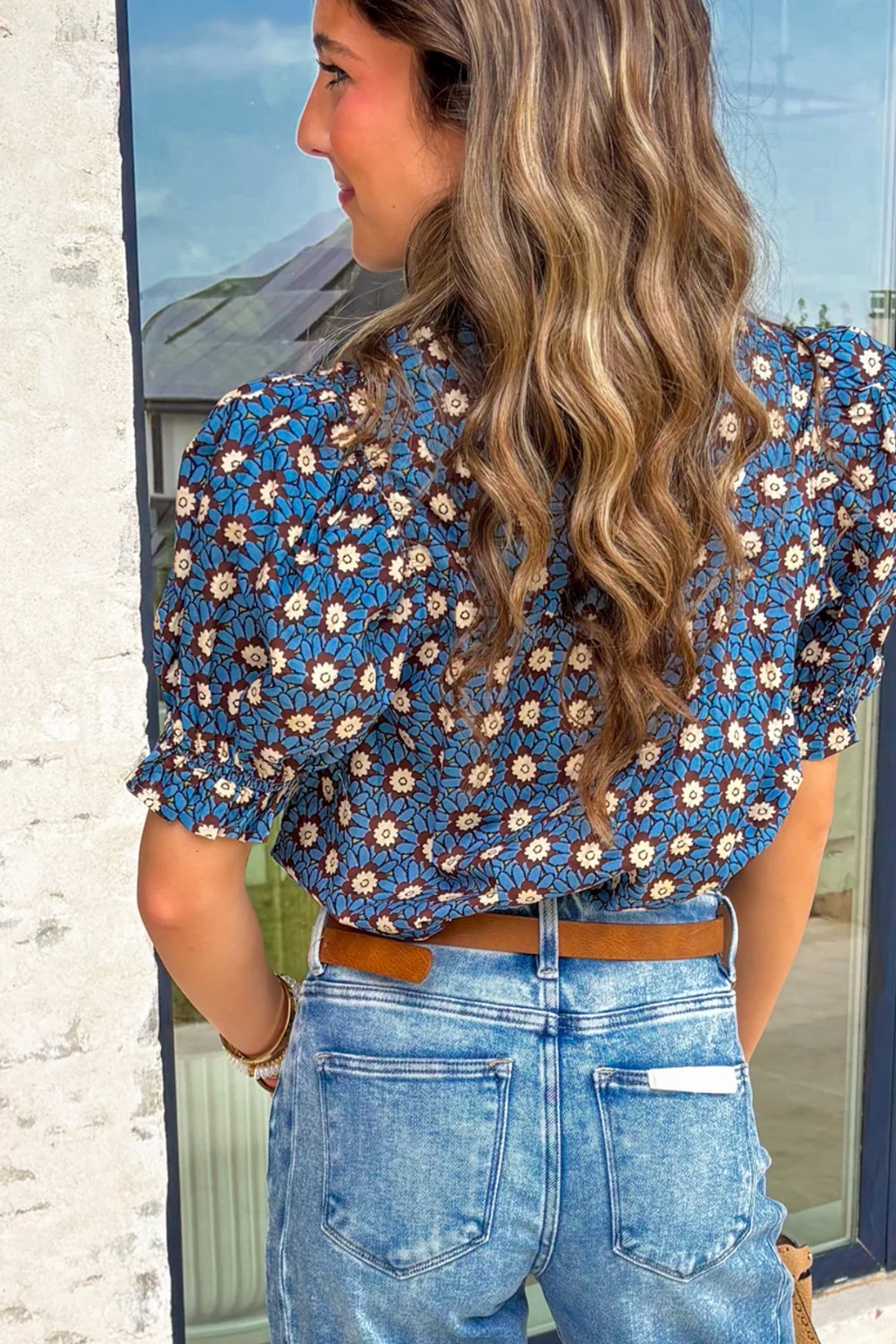 Floral Print V Neck Pleated Detail Short Puff Sleeve Blouse - Image 2