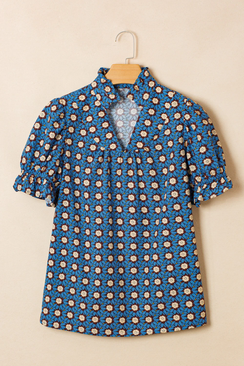 Floral Print V Neck Pleated Detail Short Puff Sleeve Blouse - Image 3
