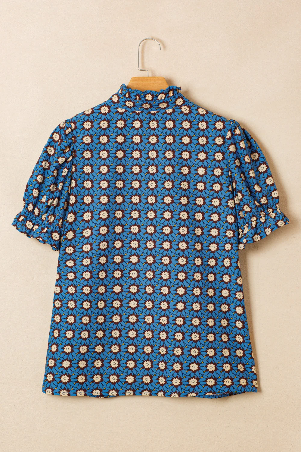Floral Print V Neck Pleated Detail Short Puff Sleeve Blouse - Image 4