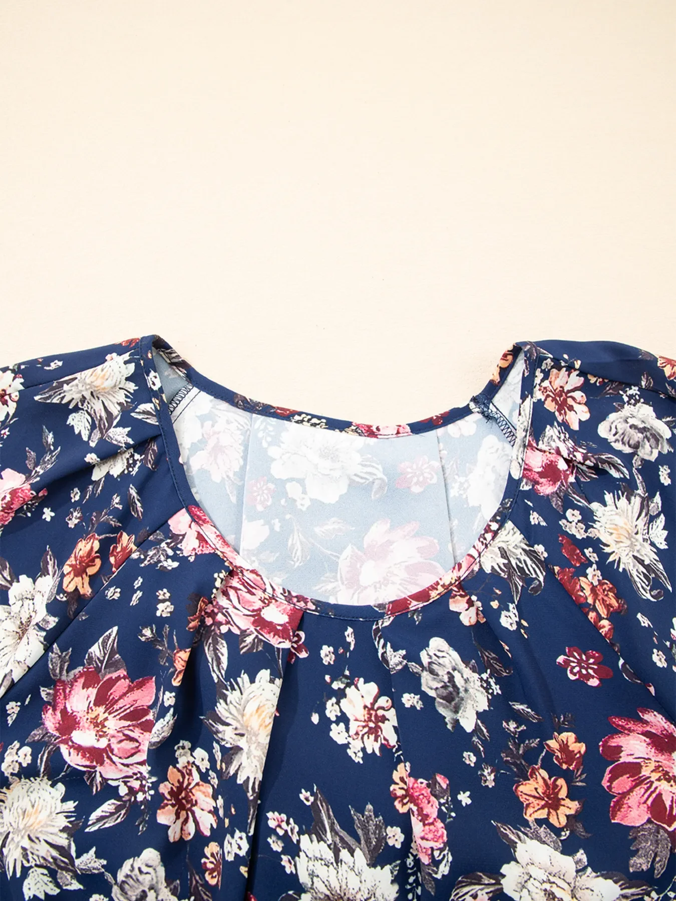 Floral Short Sleeve Scoop Neck Casual Blouse - Image 7