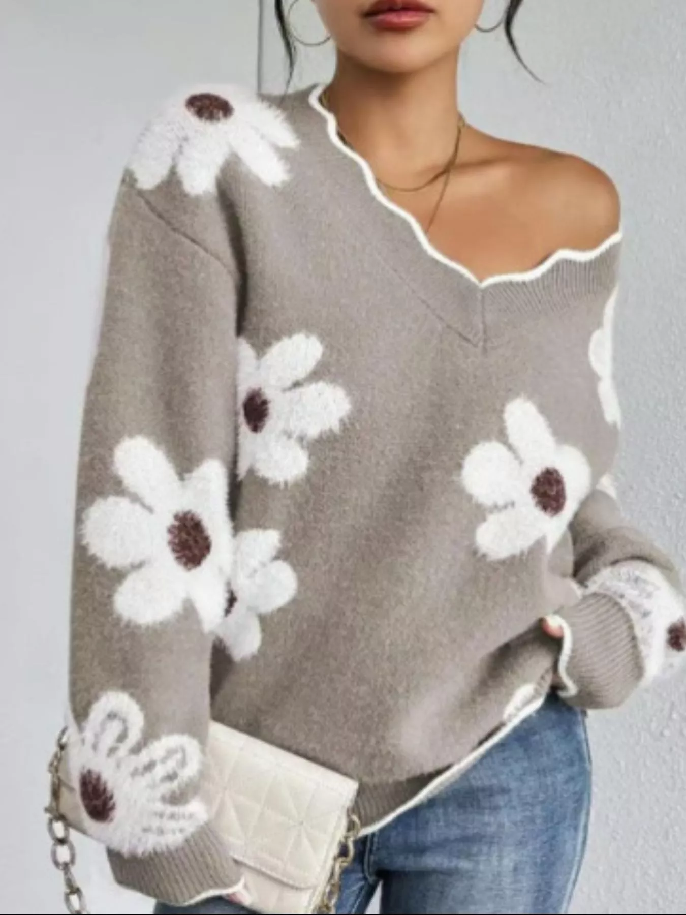Floral V-Neck Long Sleeve Sweater - Image 11