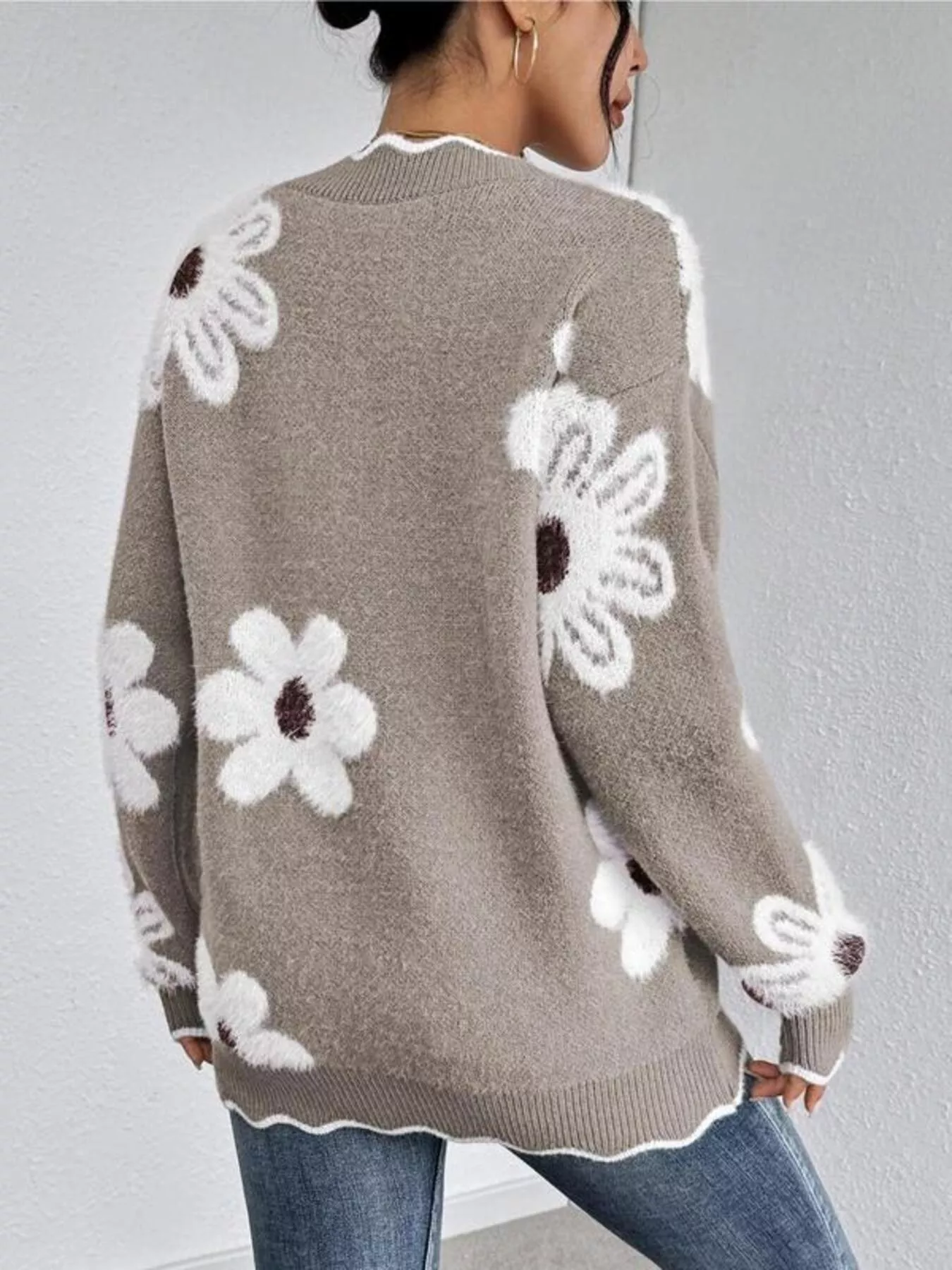 Floral V-Neck Long Sleeve Sweater - Image 12