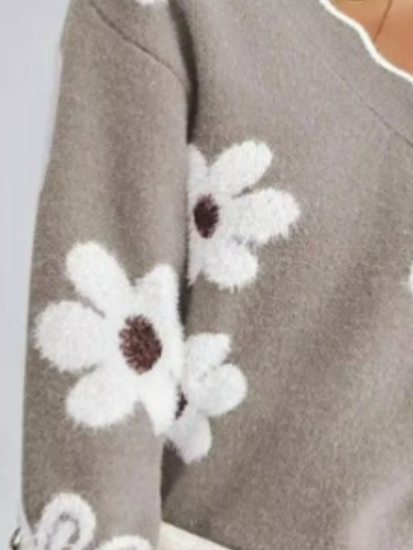 Floral V-Neck Long Sleeve Sweater - Image 13