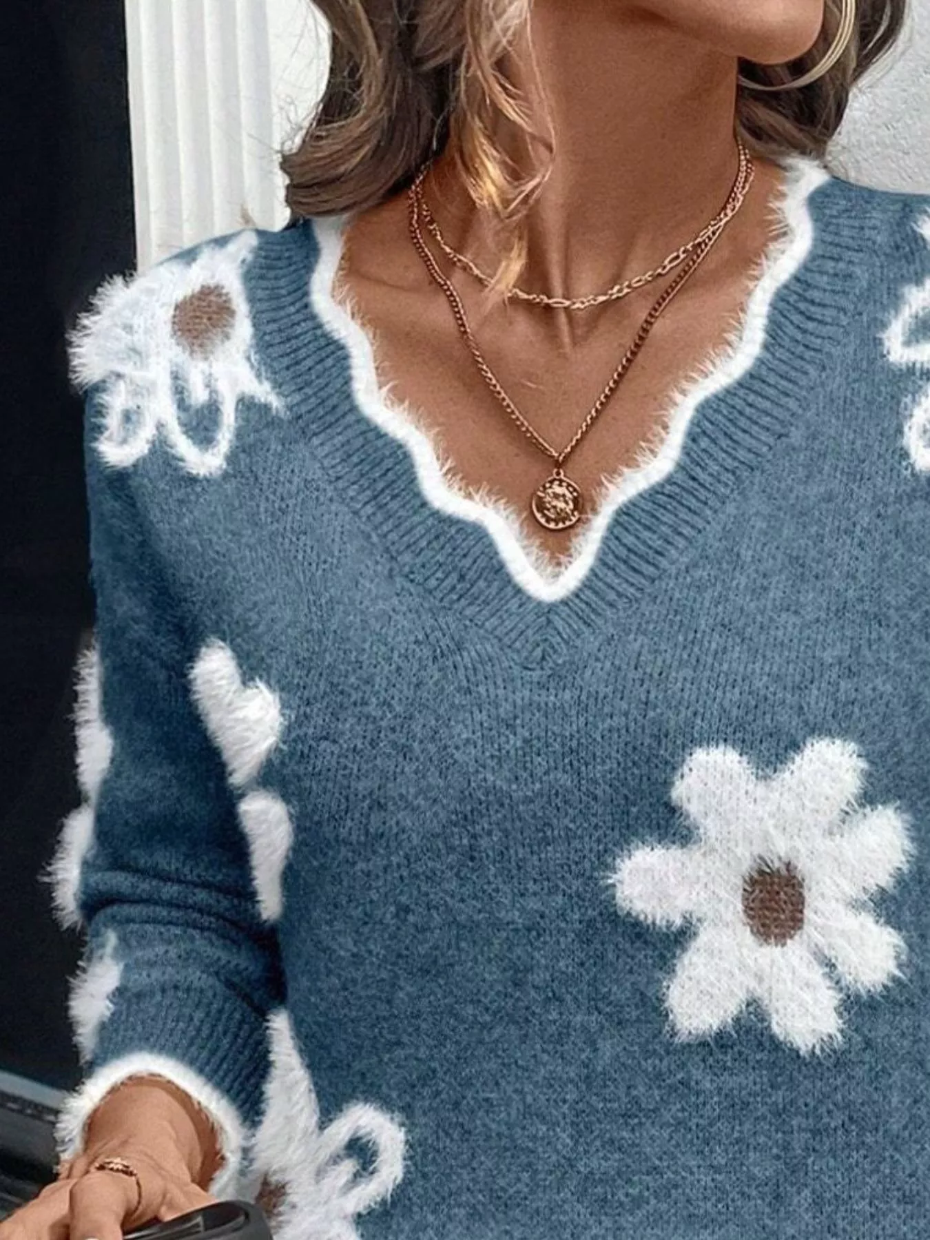 Floral V-Neck Long Sleeve Sweater - Image 16