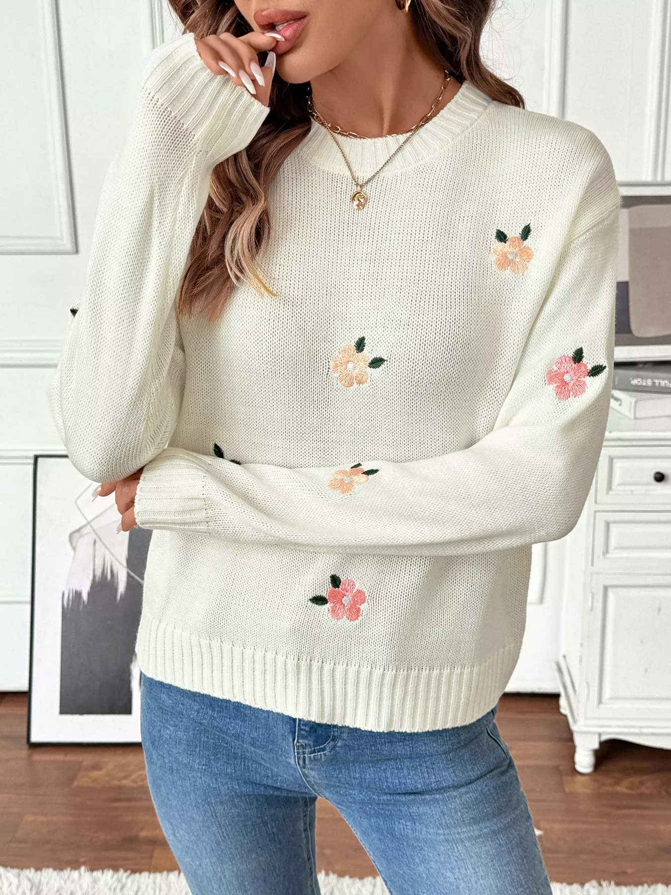 Flower Round Neck Long Sleeve Sweater - Image 5