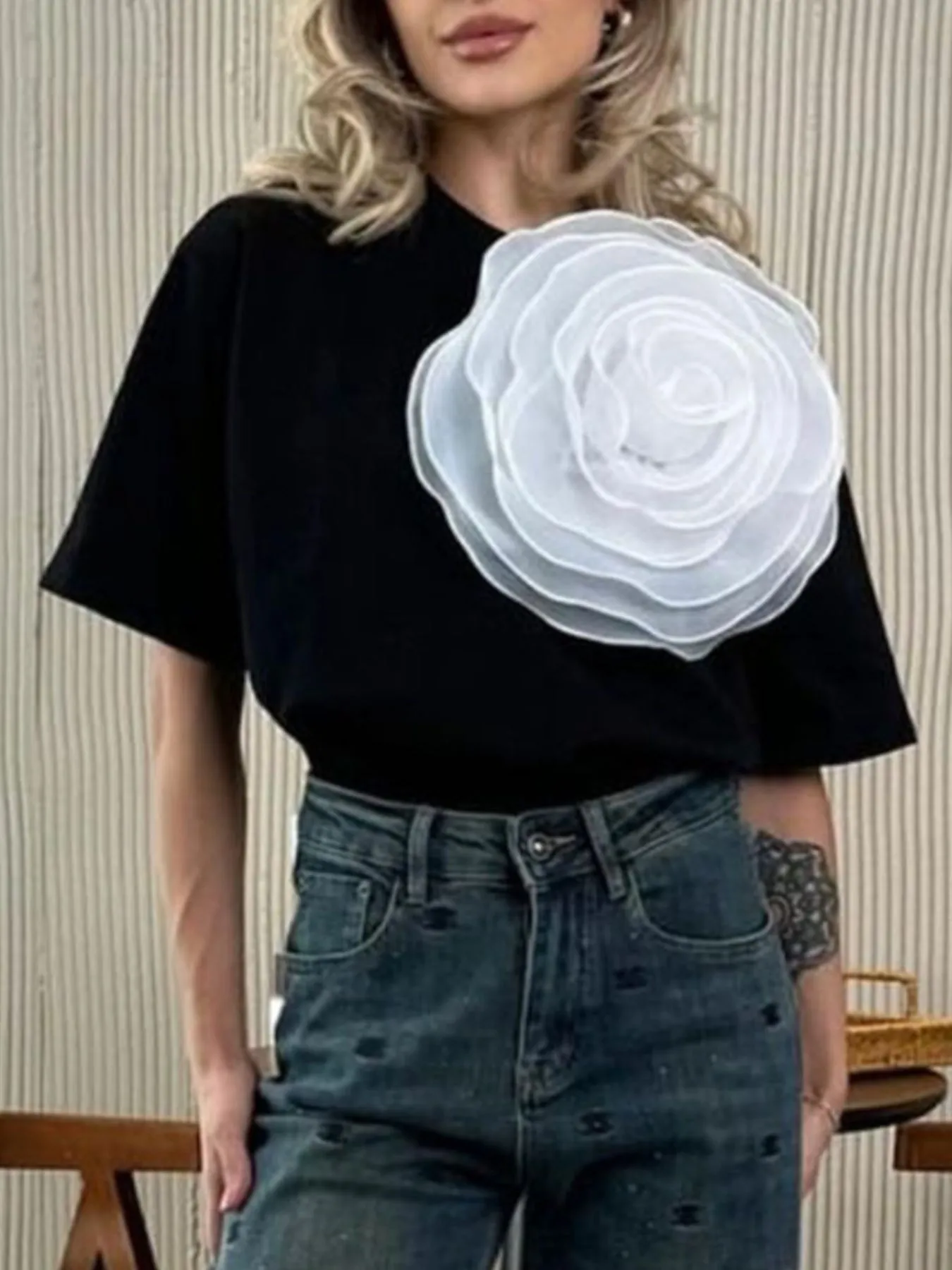 Flower Round Neck Short Sleeve T-Shirt - Image 5