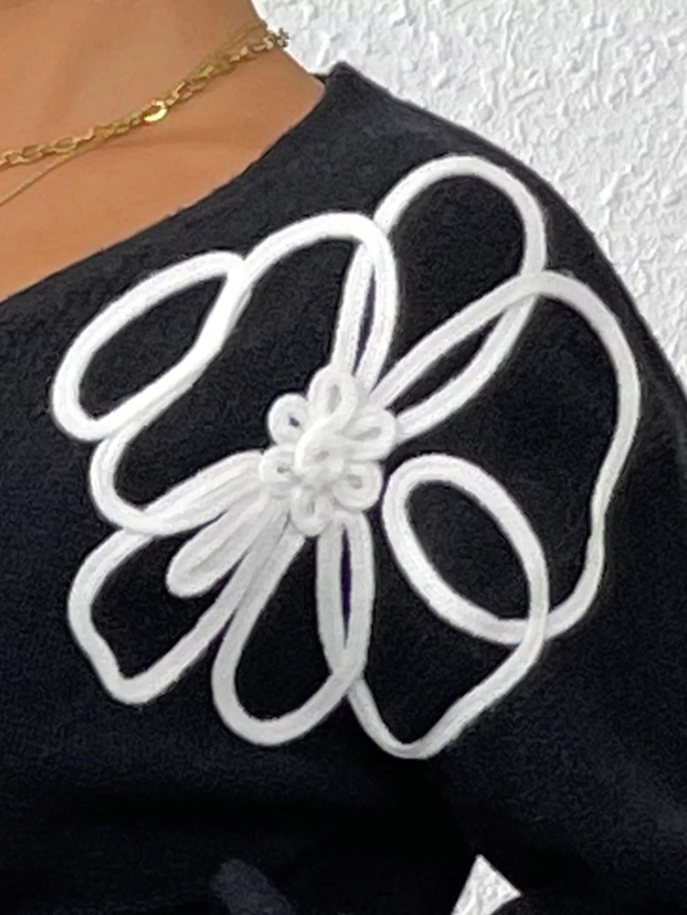 Flower V-Neck Long Sleeve Sweater - Image 3