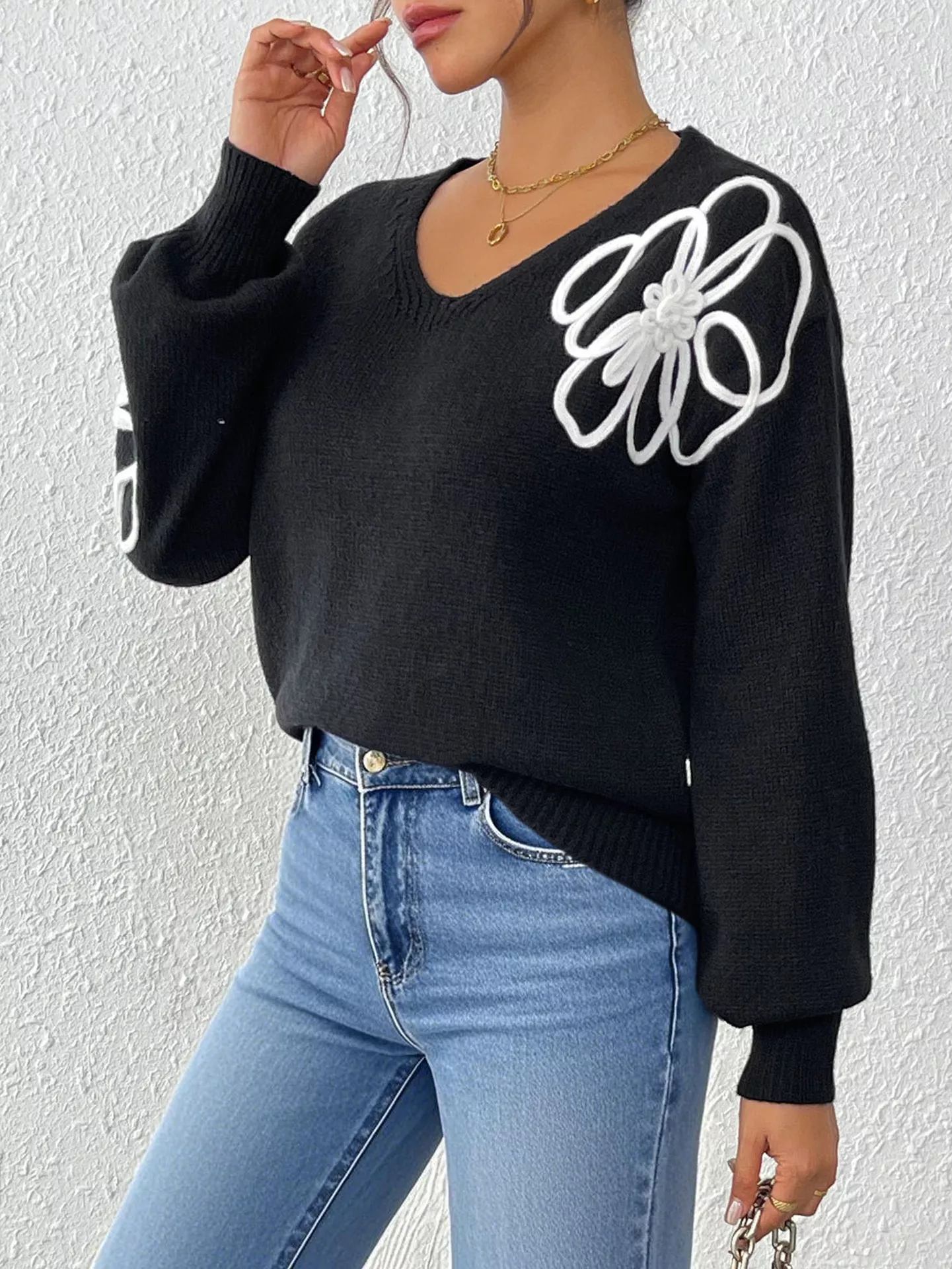 Flower V-Neck Long Sleeve Sweater - Image 7