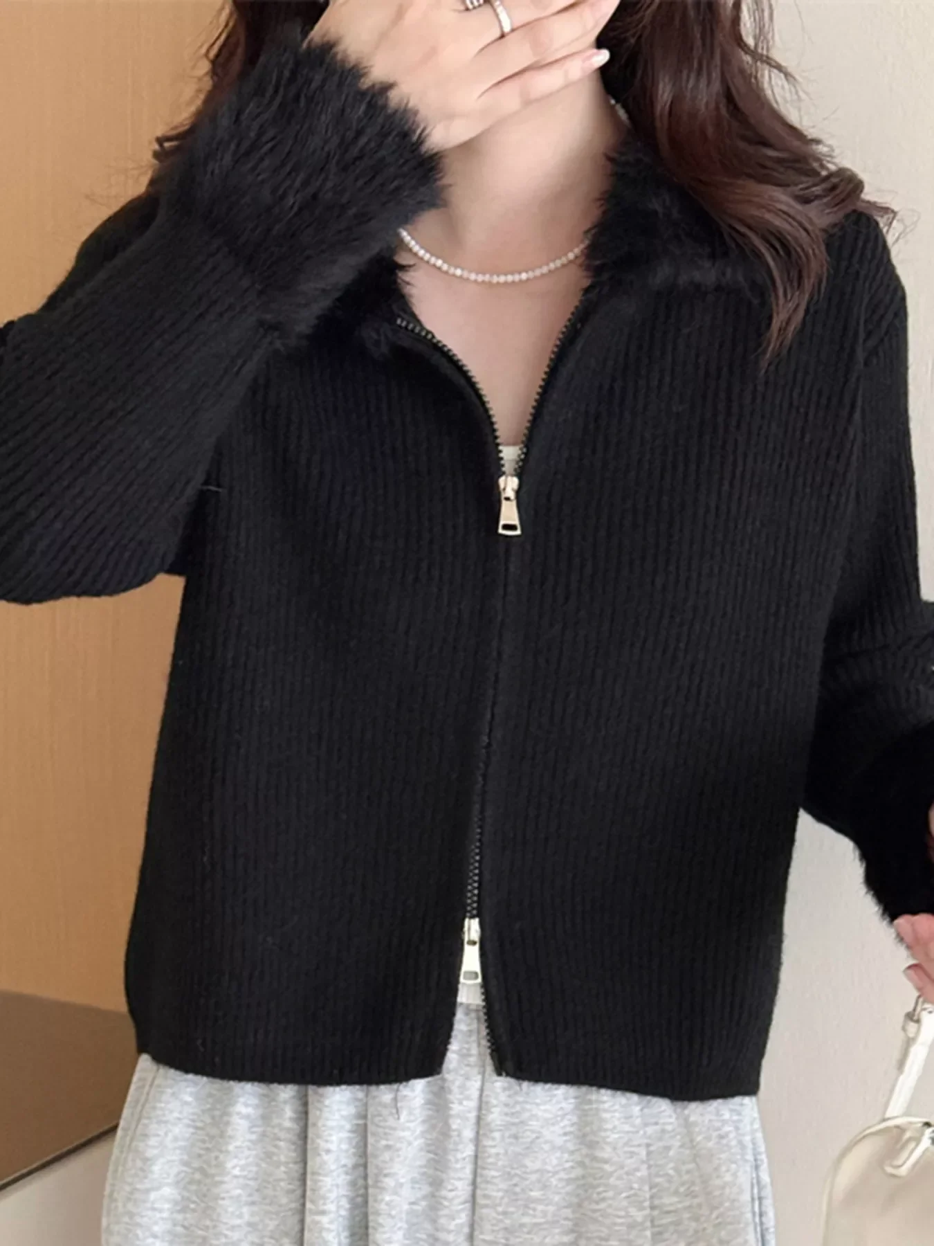 Fluffy Trim Zip-Up Cardigan - Image 17