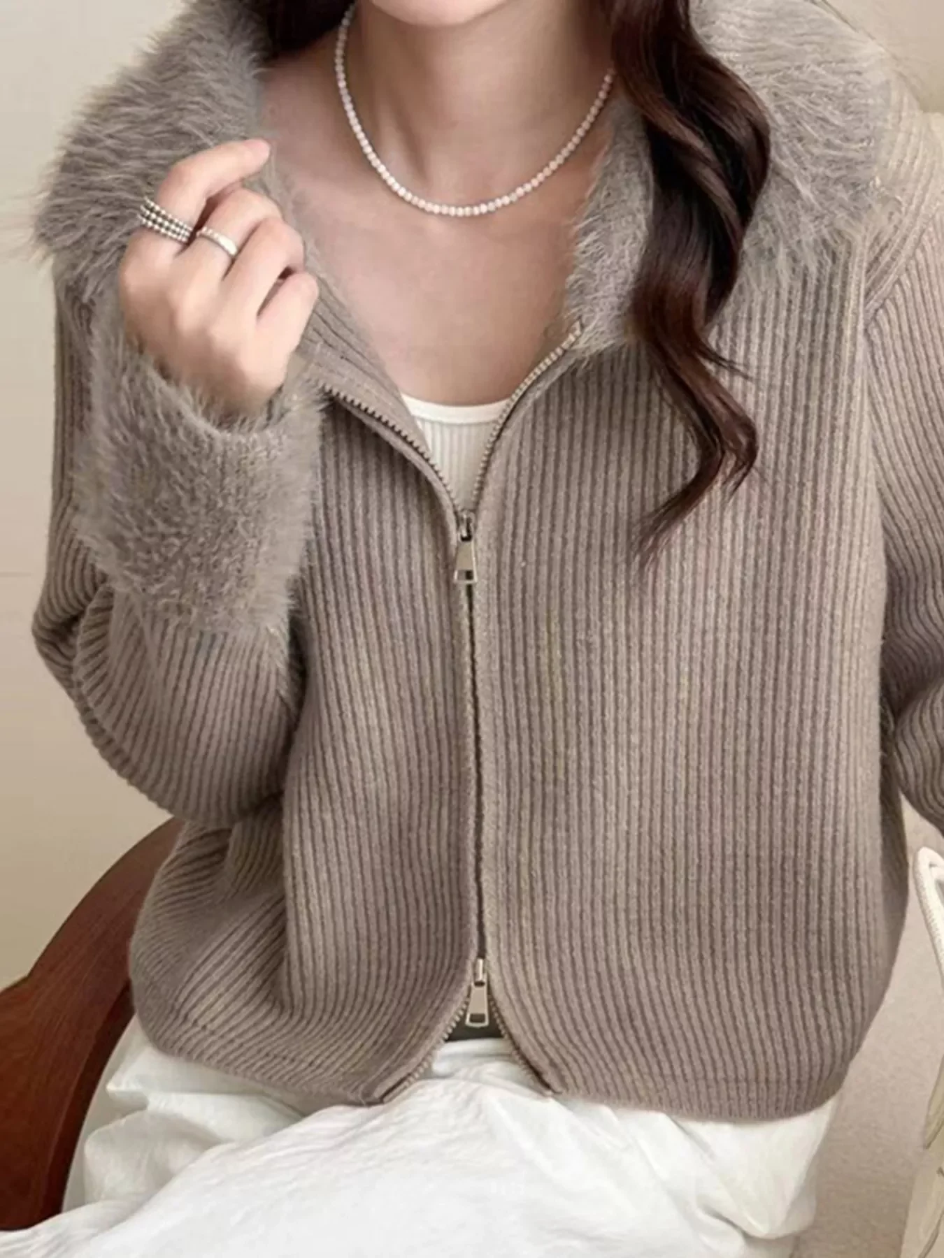 Fluffy Trim Zip-Up Cardigan - Image 21