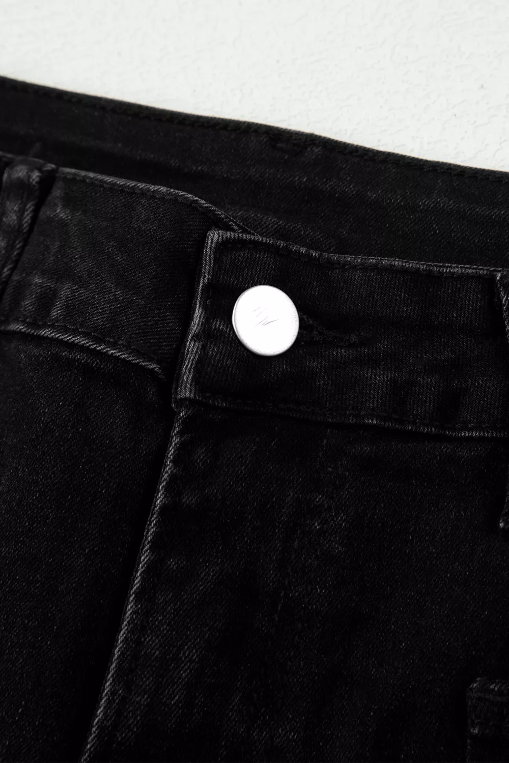 Frayed Cropped Straight Jeans - Image 5