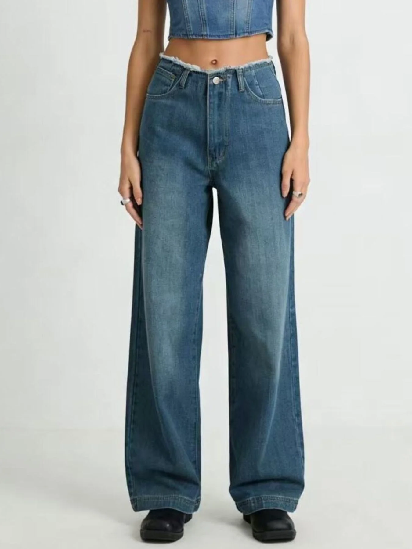 Frayed Hem Wide Leg Jeans - Image 4
