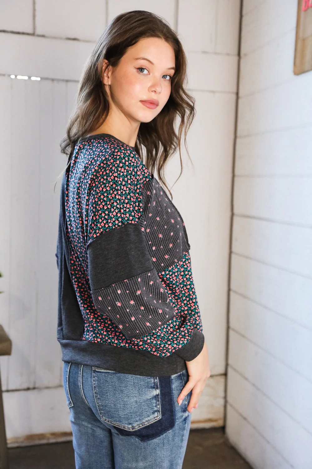 Lazy Daisies Charcoal Pullover - Image 7