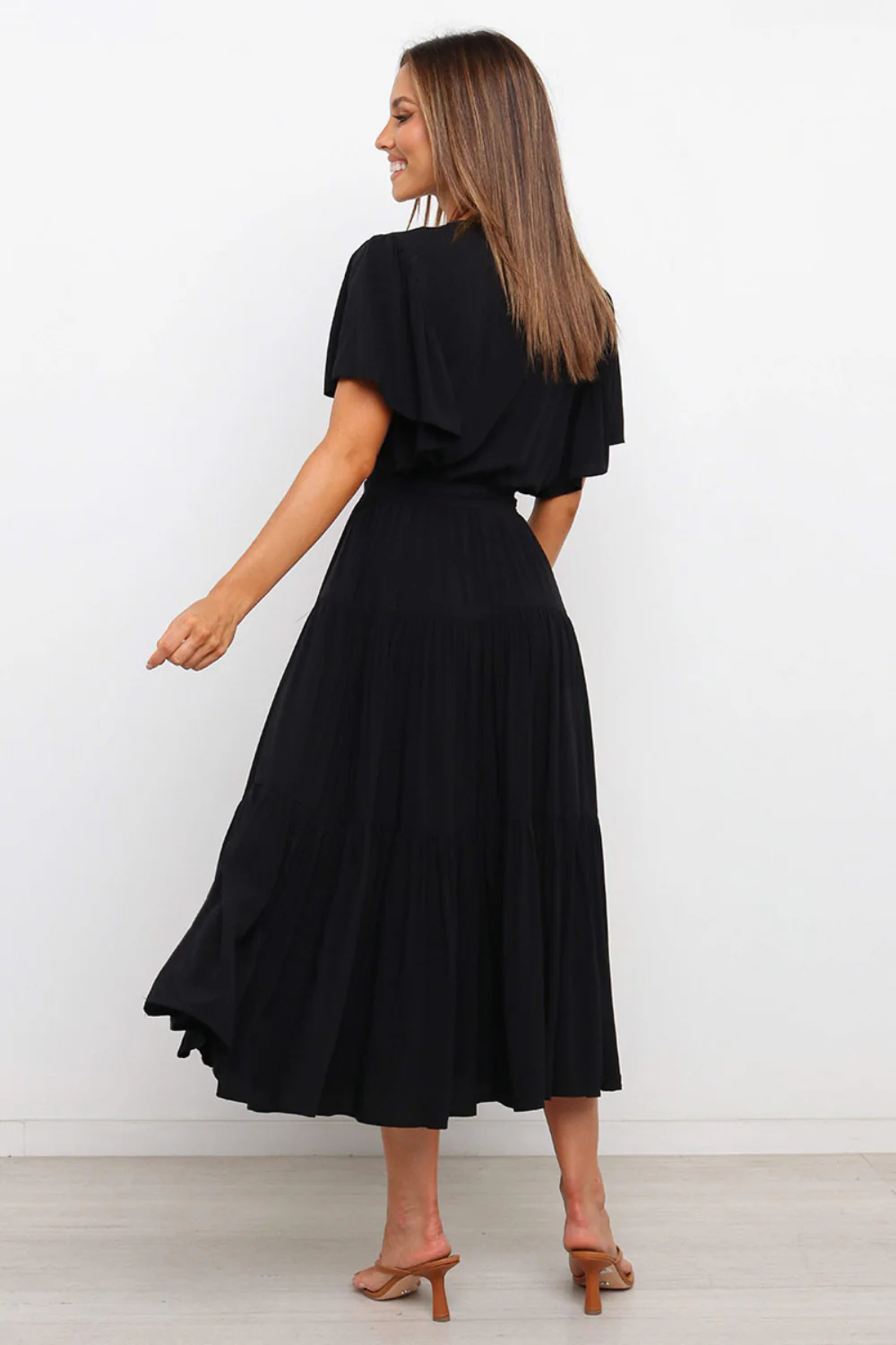 Front Tie Short Sleeve Tiered Midi Dress - Image 5