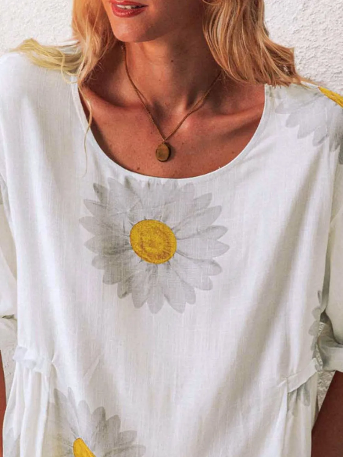 Full Size Flower Round Neck Half Sleeve T-Shirt Plus Size - Image 3