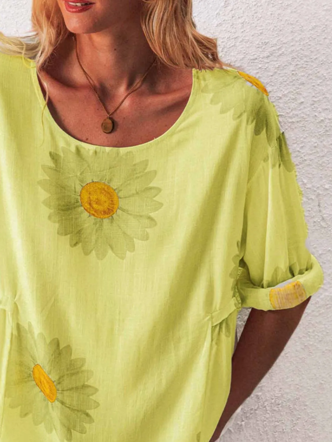 Full Size Flower Round Neck Half Sleeve T-Shirt Plus Size - Image 9