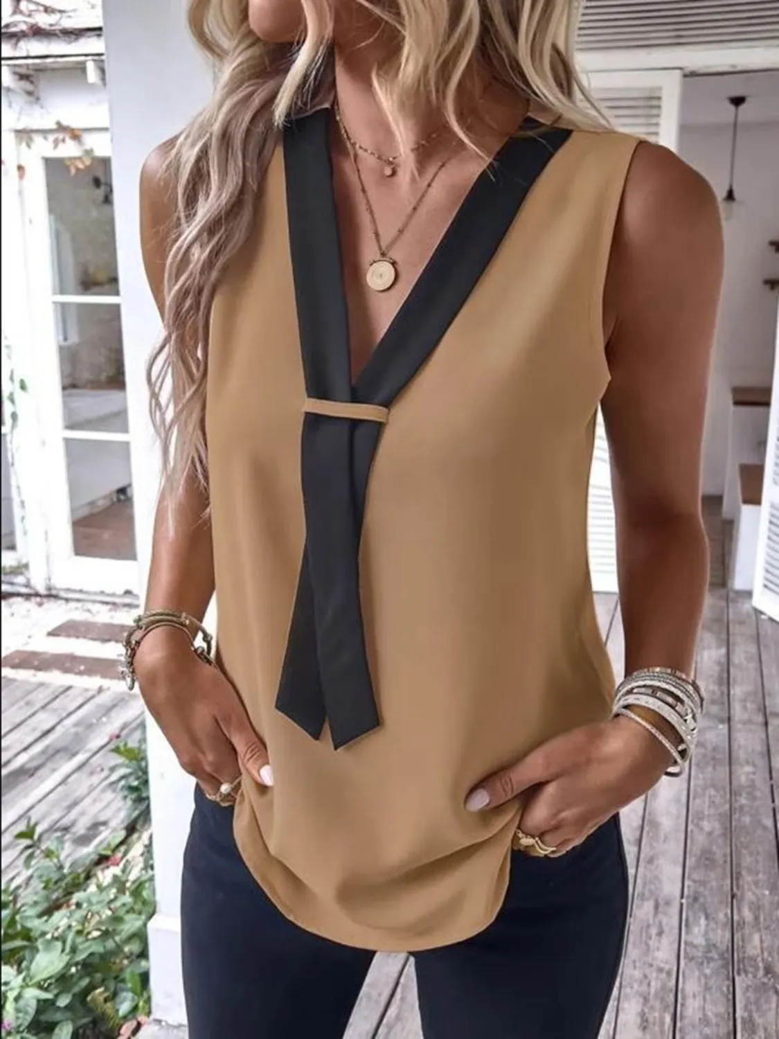 Full Size  V-Neck Contrast Tank Plus Size - Image 12