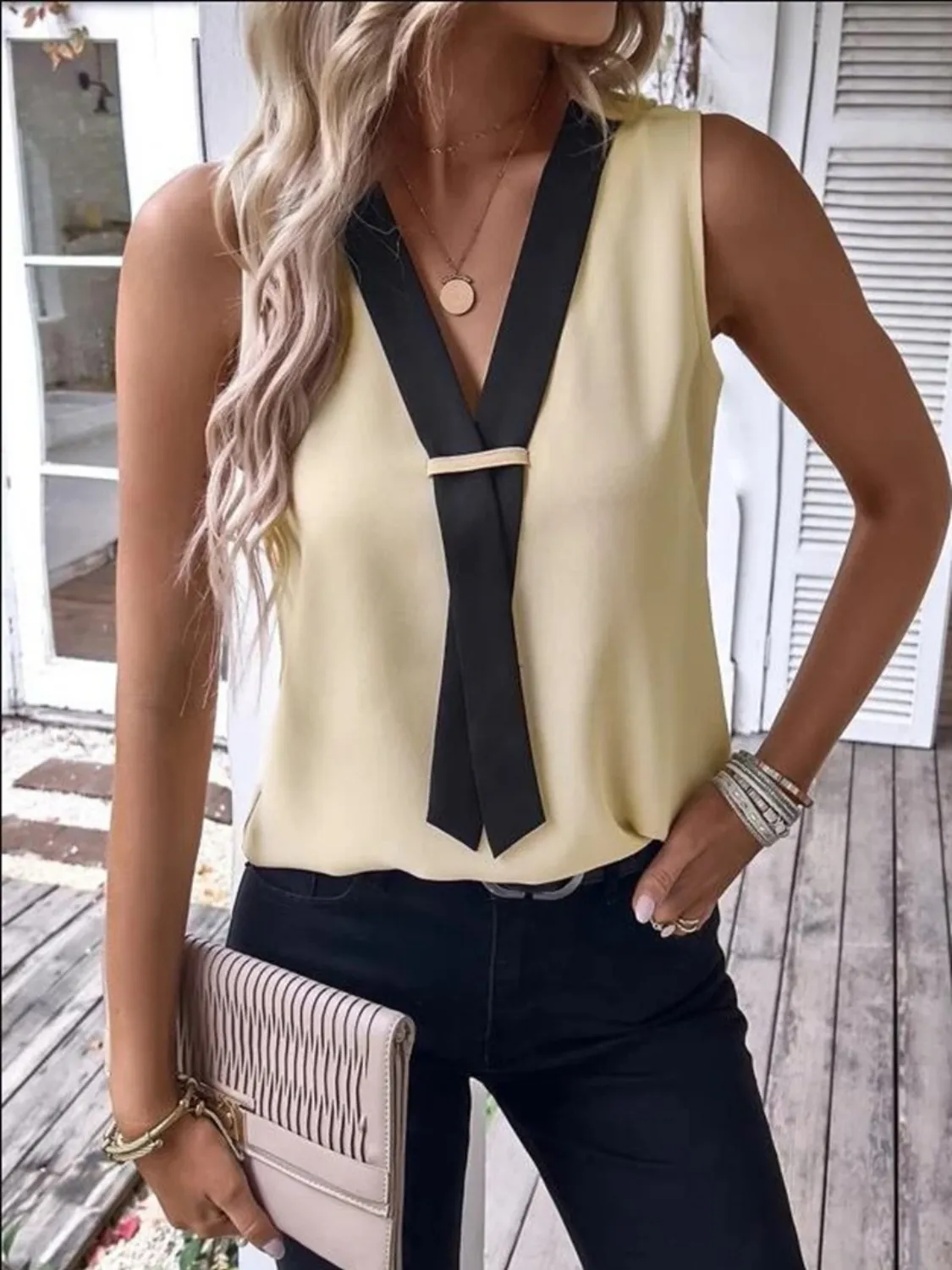 Full Size  V-Neck Contrast Tank Plus Size - Image 2