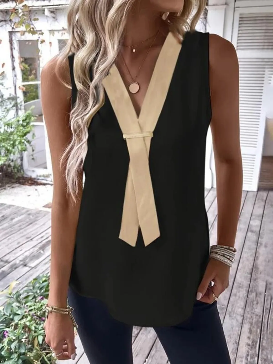 Full Size  V-Neck Contrast Tank Plus Size - Image 6