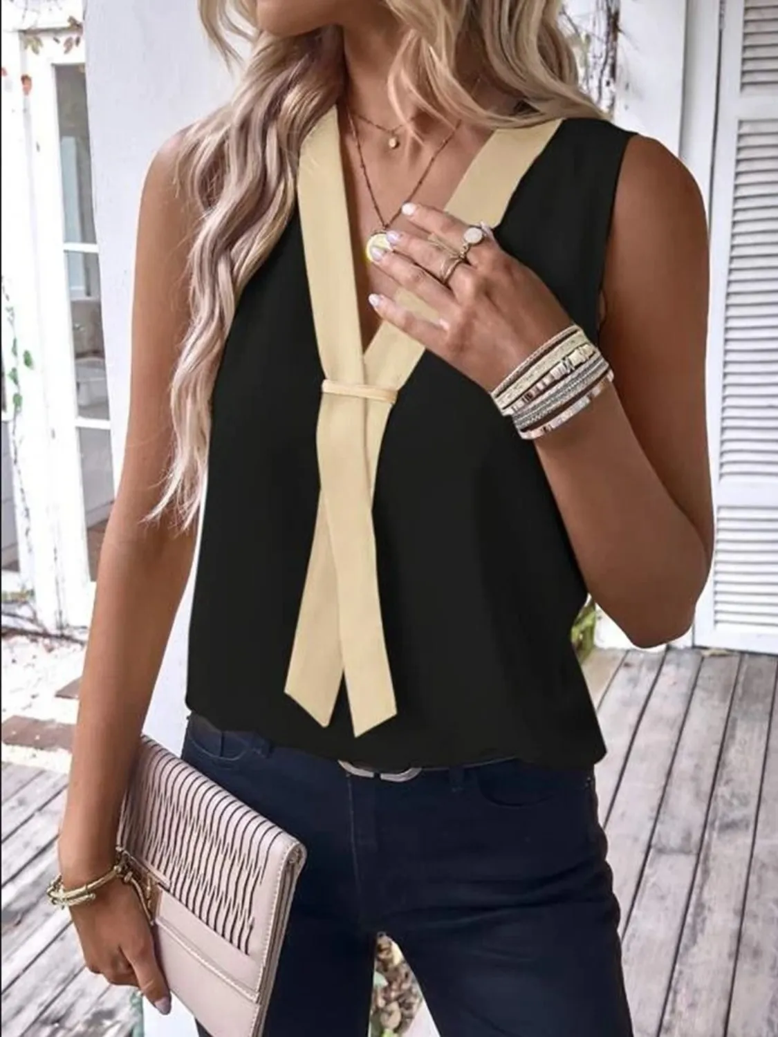 Full Size  V-Neck Contrast Tank Plus Size - Image 7
