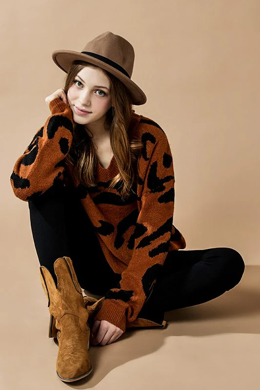 Fuzzy Mohair Jacquard V-Neck Leopard Sweater - Image 12