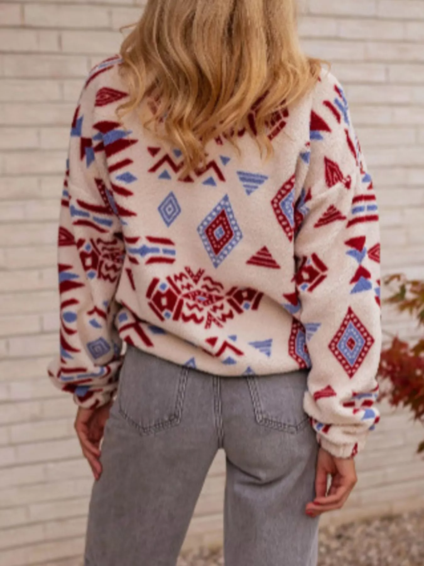 Geometric Pattern Fleece Sweatshirt - Image 2