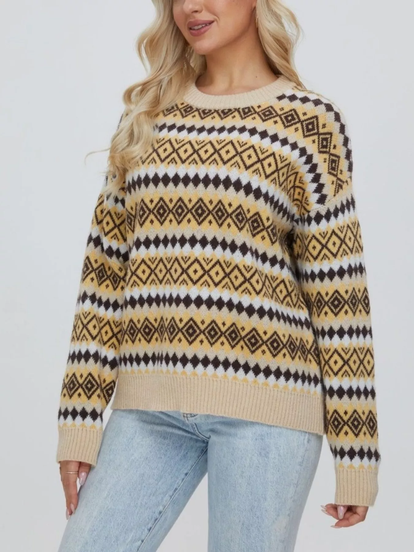 Geometric Pattern Round Neck Sweater - Image 3
