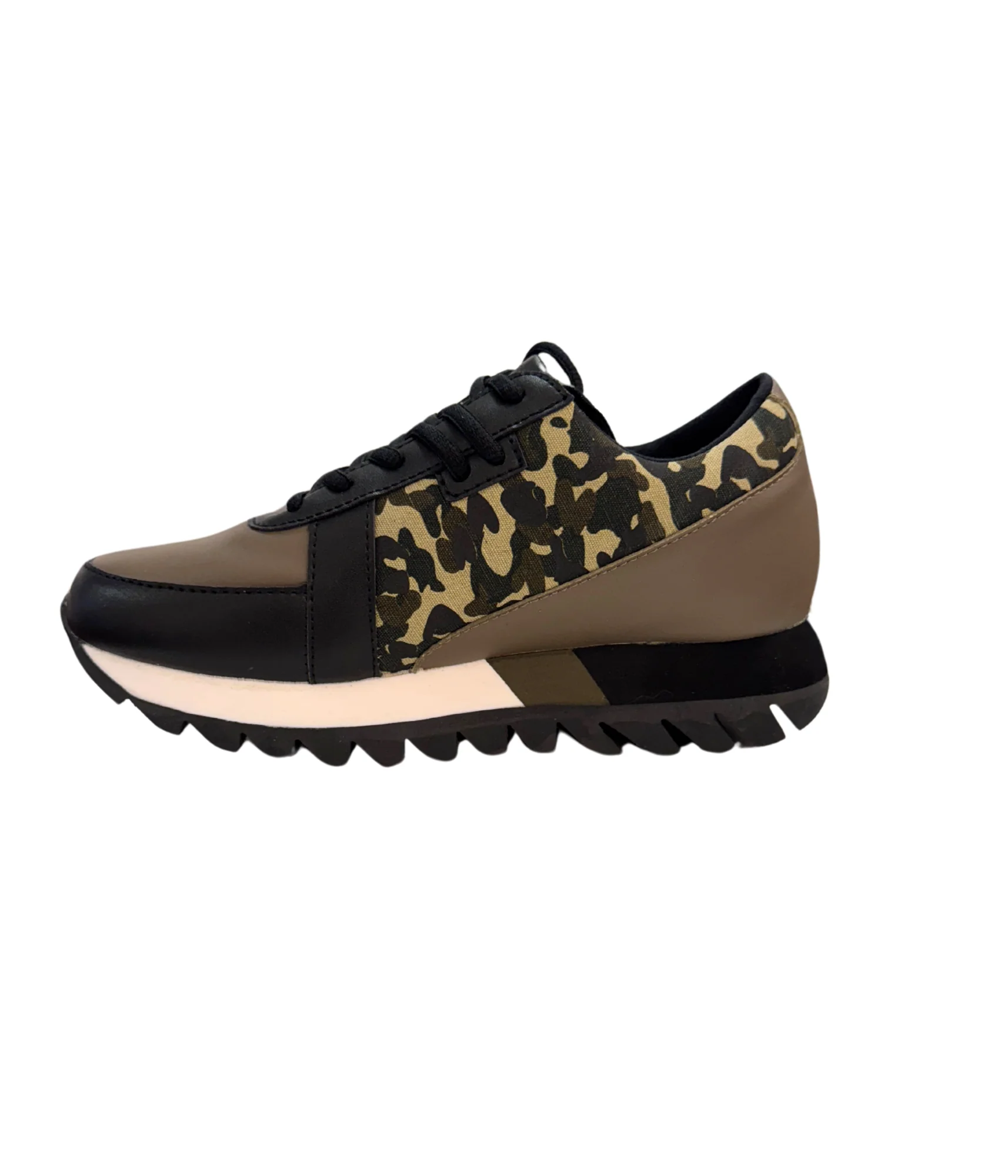 Geri Sneaker in Camo - Image 6