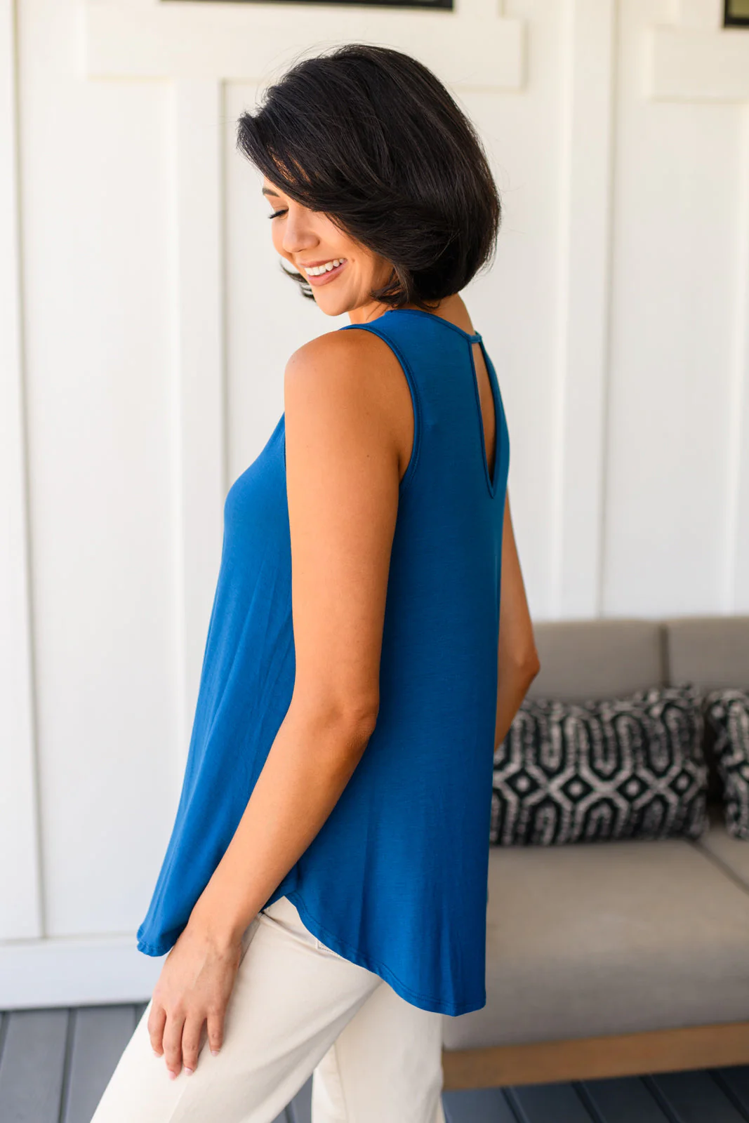 Greater than Great Keyhole Detail Tank in Teal - Image 5