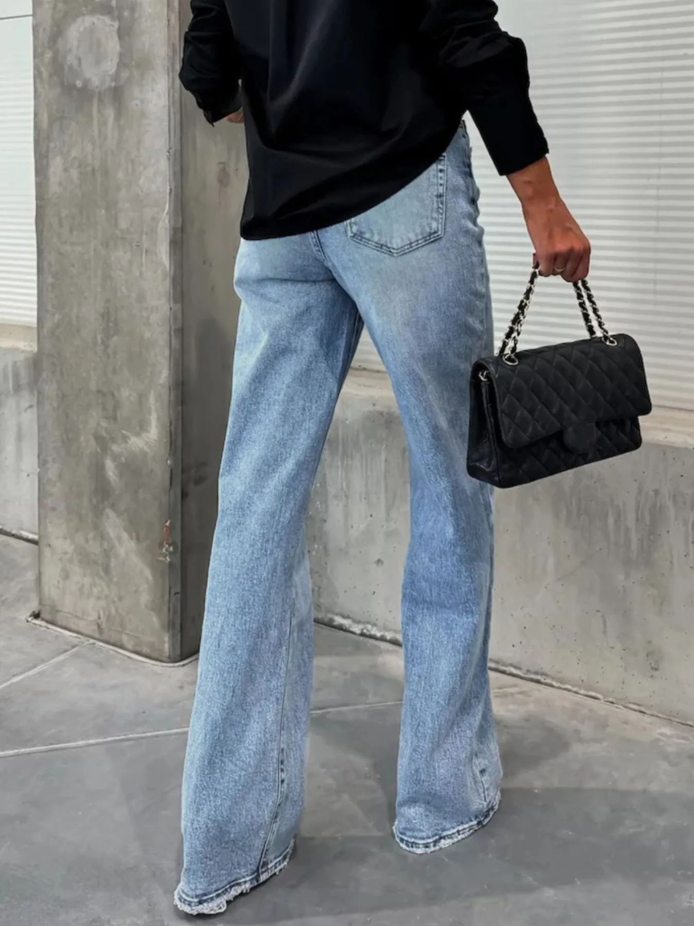 High-Waist Wash Raw Hem Jeans - Image 2
