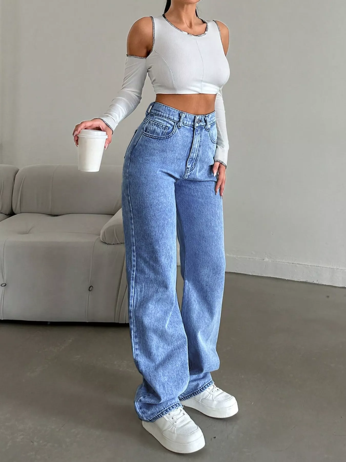 High-Waisted Wide Leg Jeans - Image 5