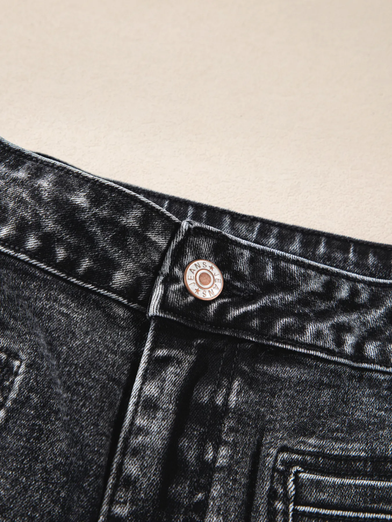 High-Waisted Wide Leg Washed Jeans - Image 7