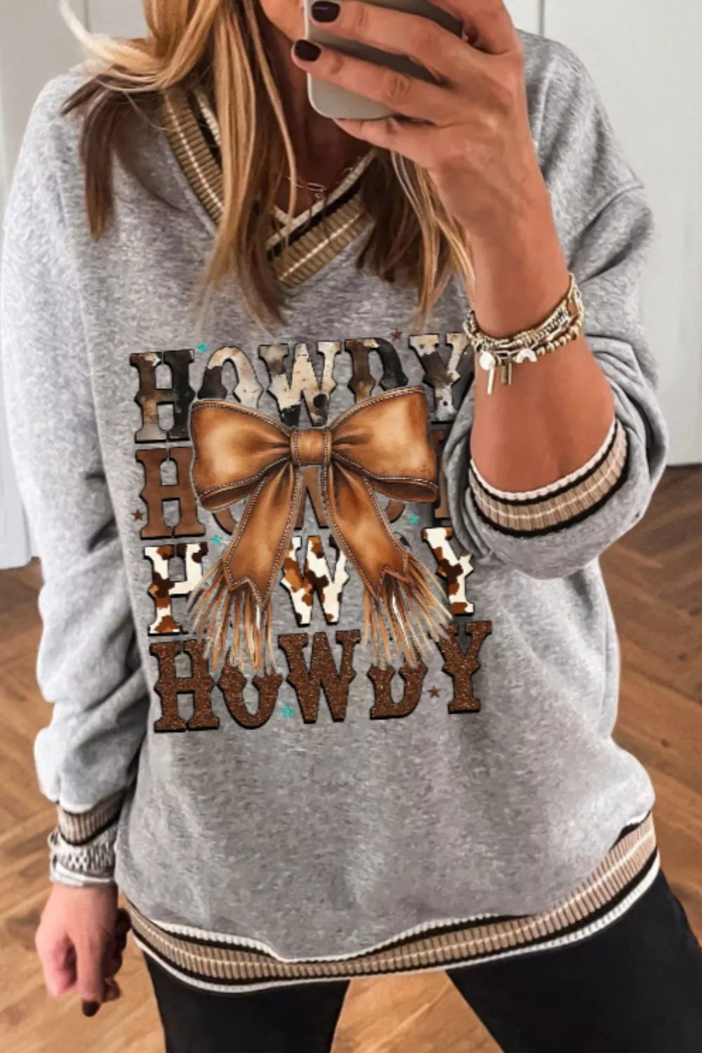 Howdy Graphic V-Neck Sweatshirt - Image 3