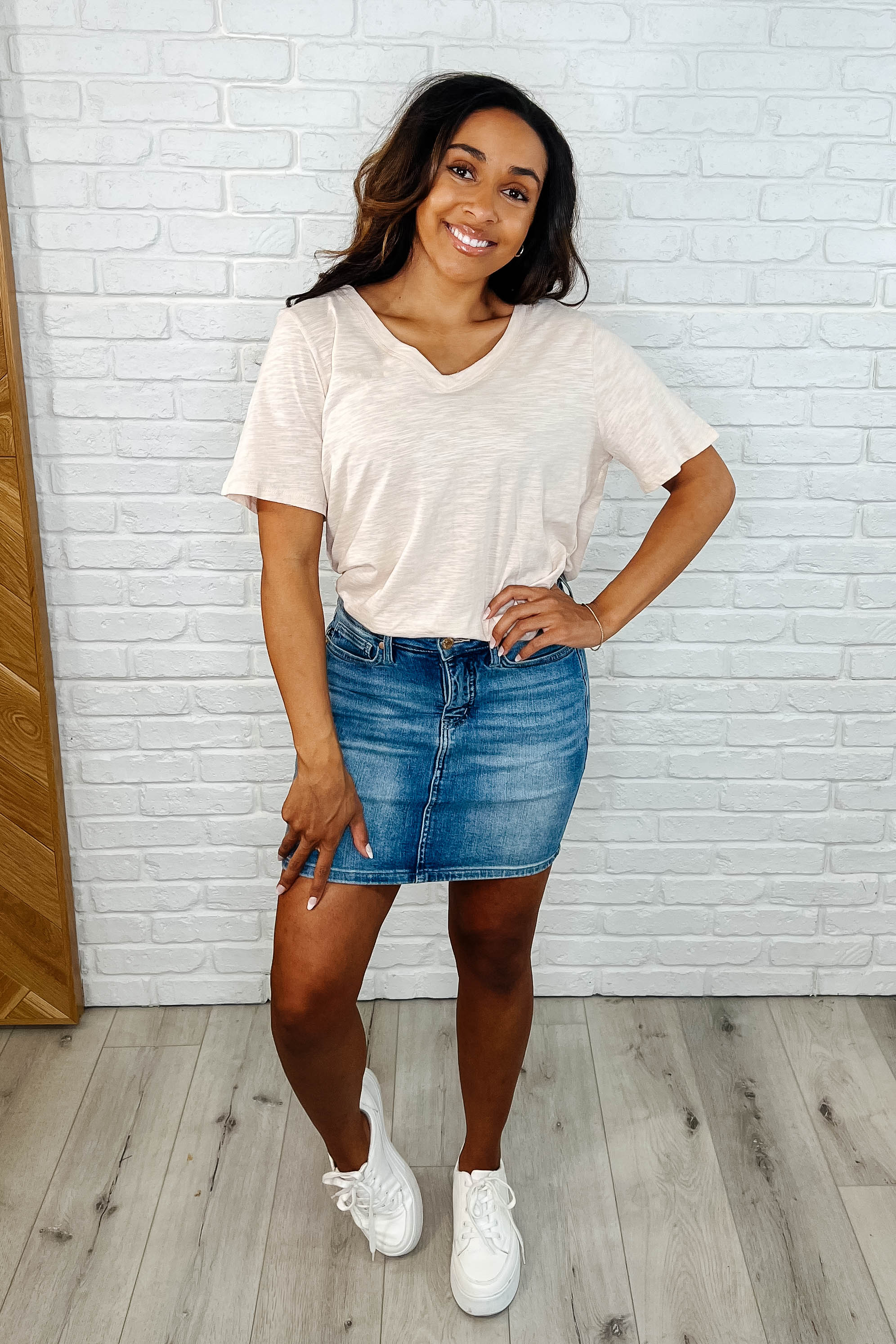 I Don't Have to Choose V-Neck Tee in Oatmeal - Image 3