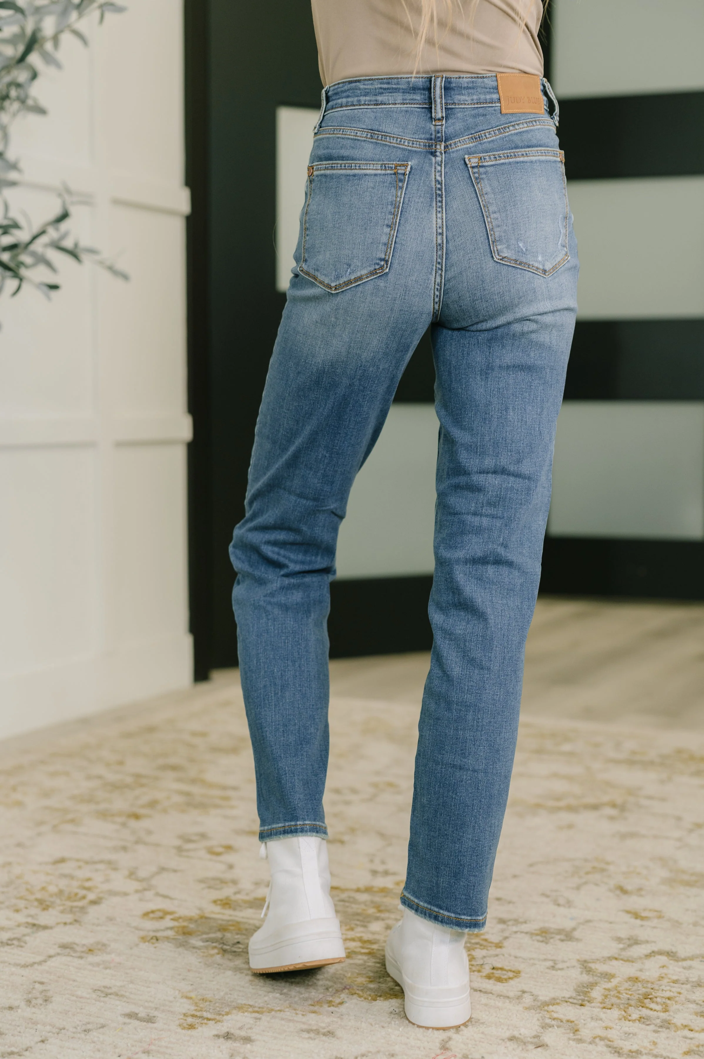 Izzie High Waist Straight Fit - Image 5