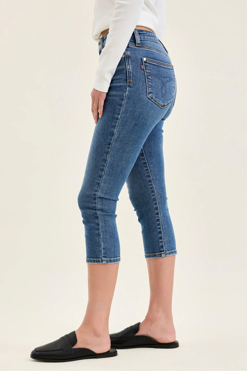 Judy Blue Mid-Rise Stretch Capri Jeans - Image 3