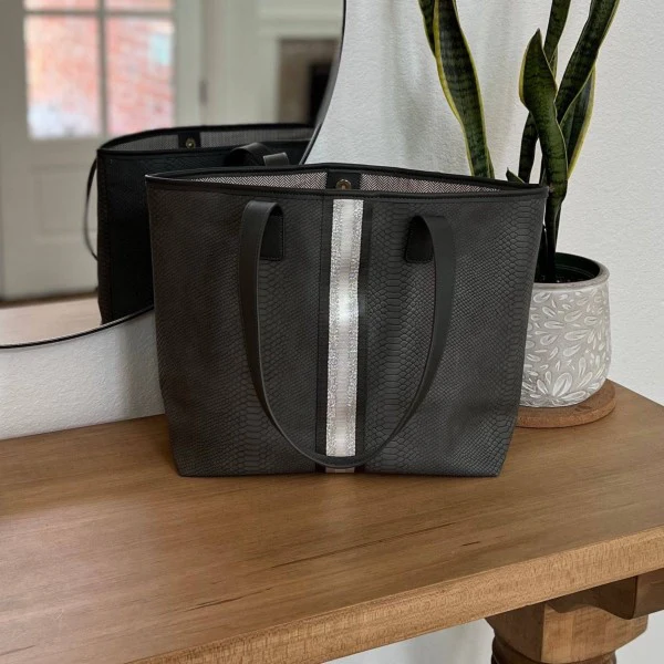 kira Tote - Image 4