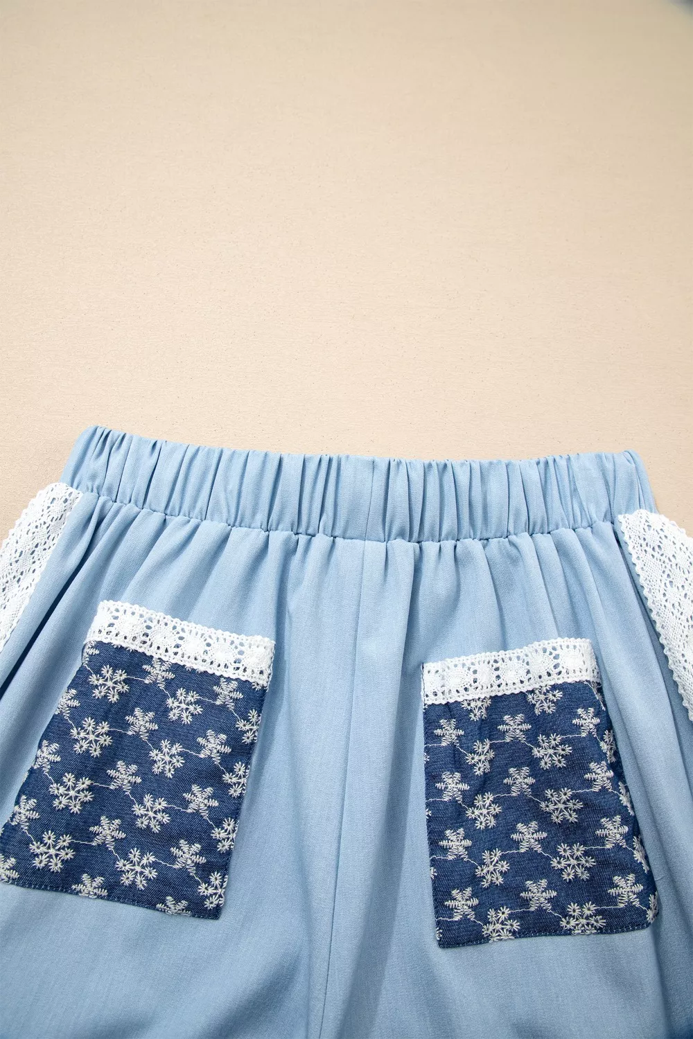 Lace Accent Floral Patched Pocket Pleated Wide Leg Slouchy Pants - Image 6