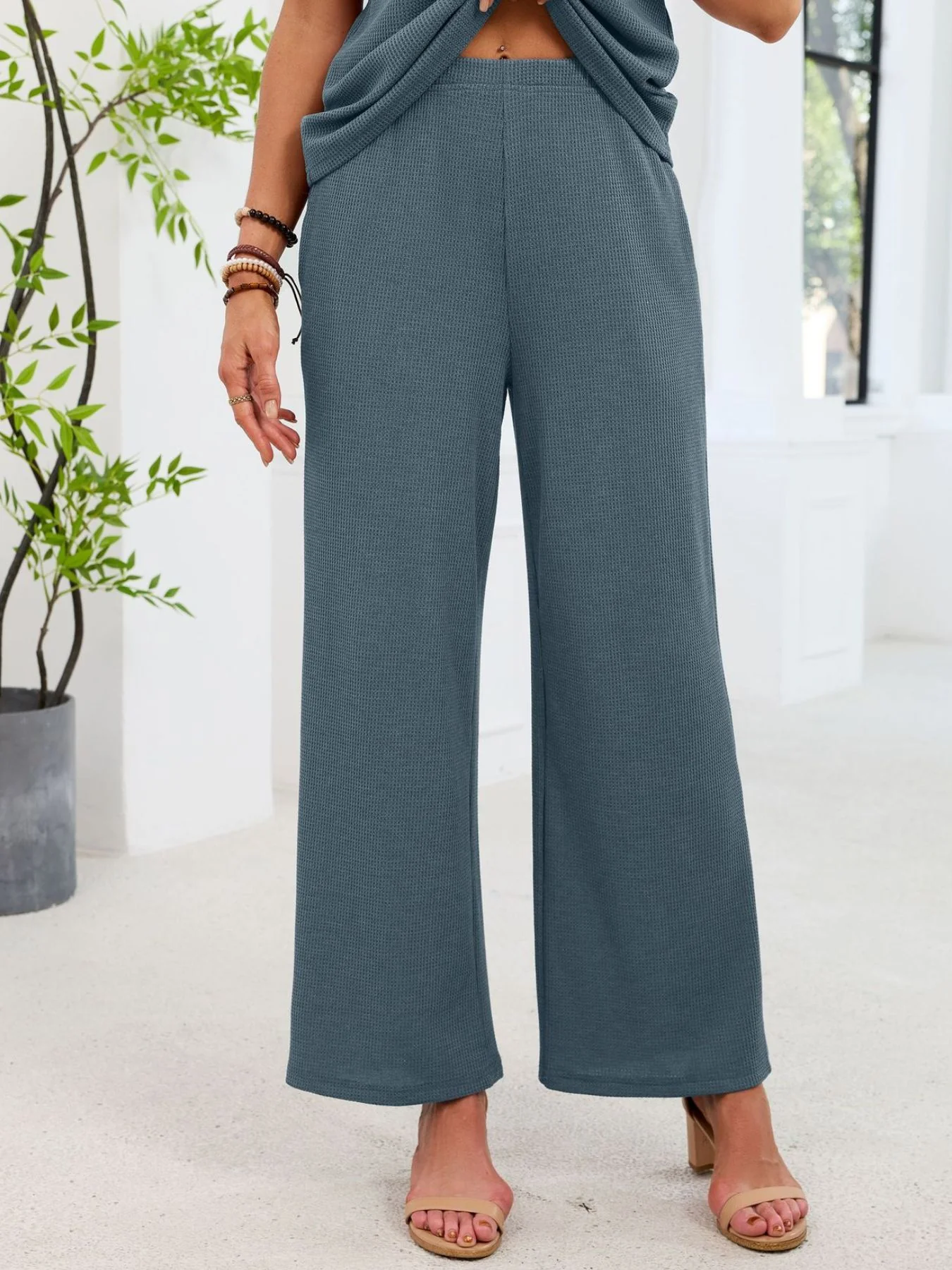 Lace Detail Short Sleeve Top and Pants Set - Image 14